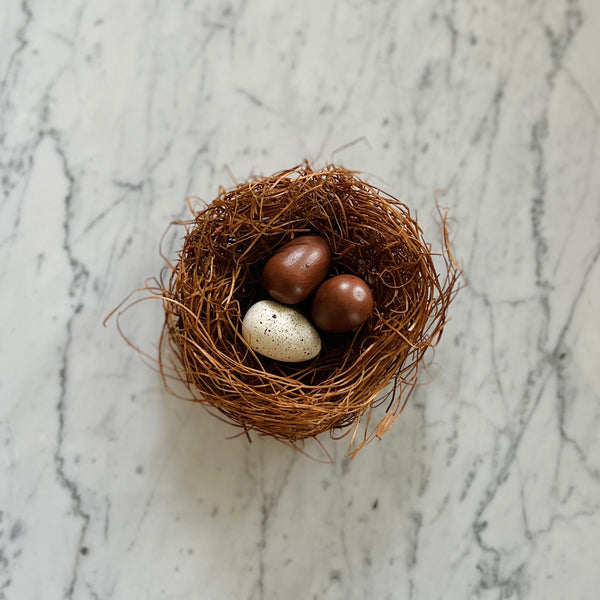 Mini Eggs in Nest (Brown and White)